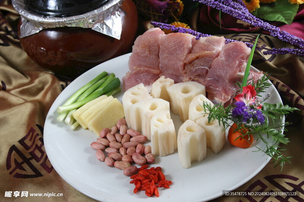 莲菜煲排骨