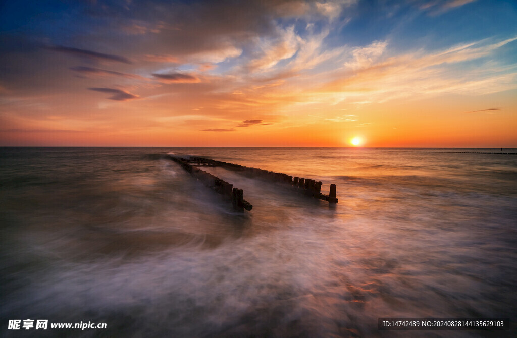 夕阳大海