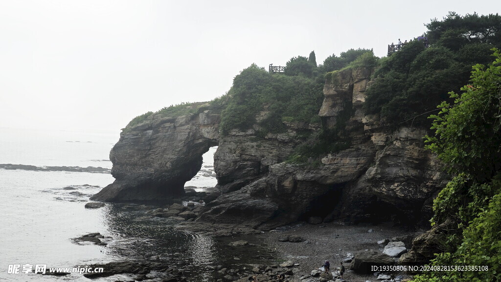 大连金石滩恐龙探海景观