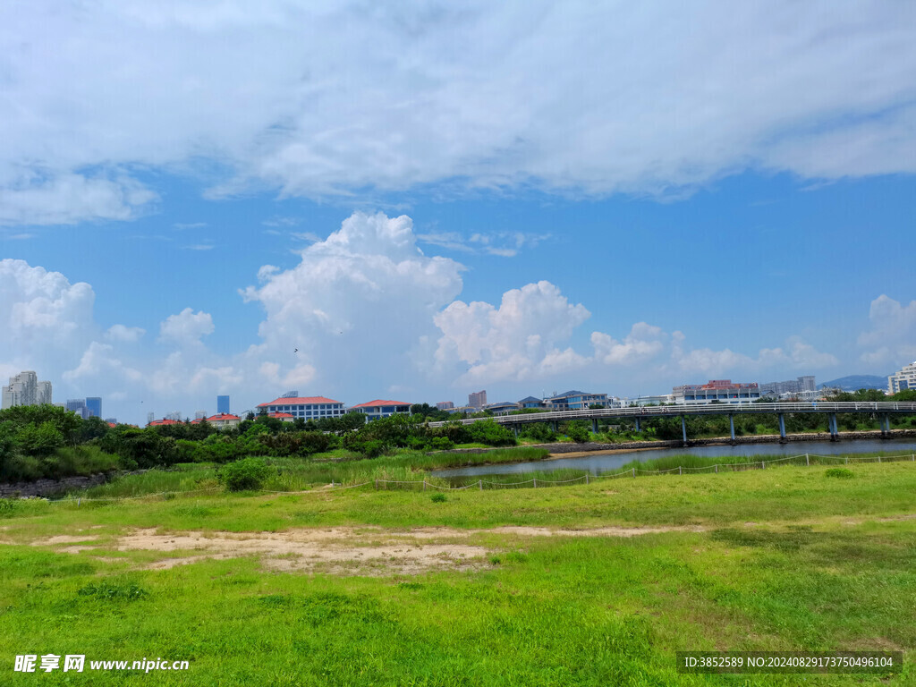 蓝天白云旅游风景