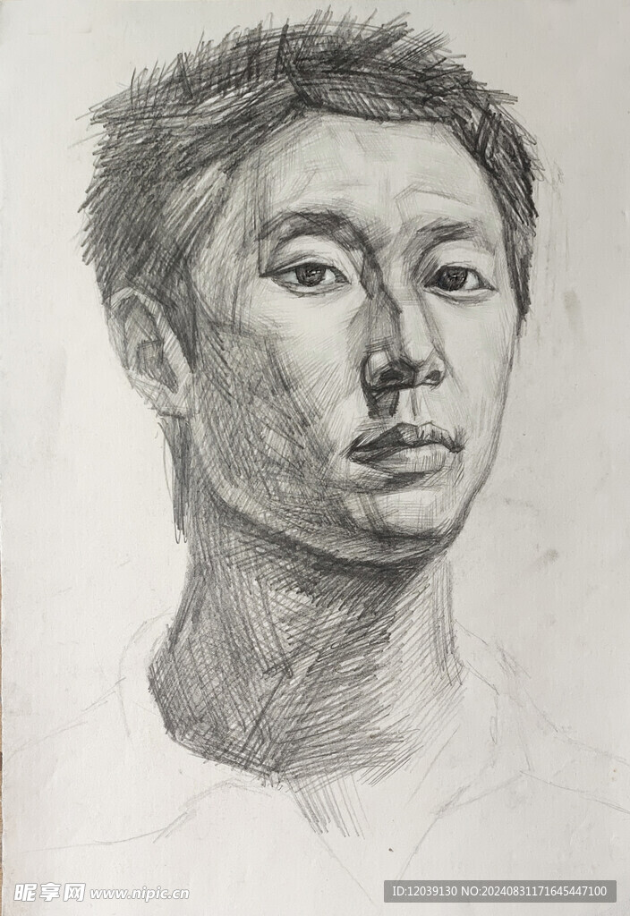 素描男青年人物头像