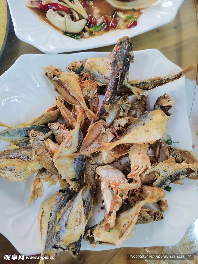 油炸杂鱼