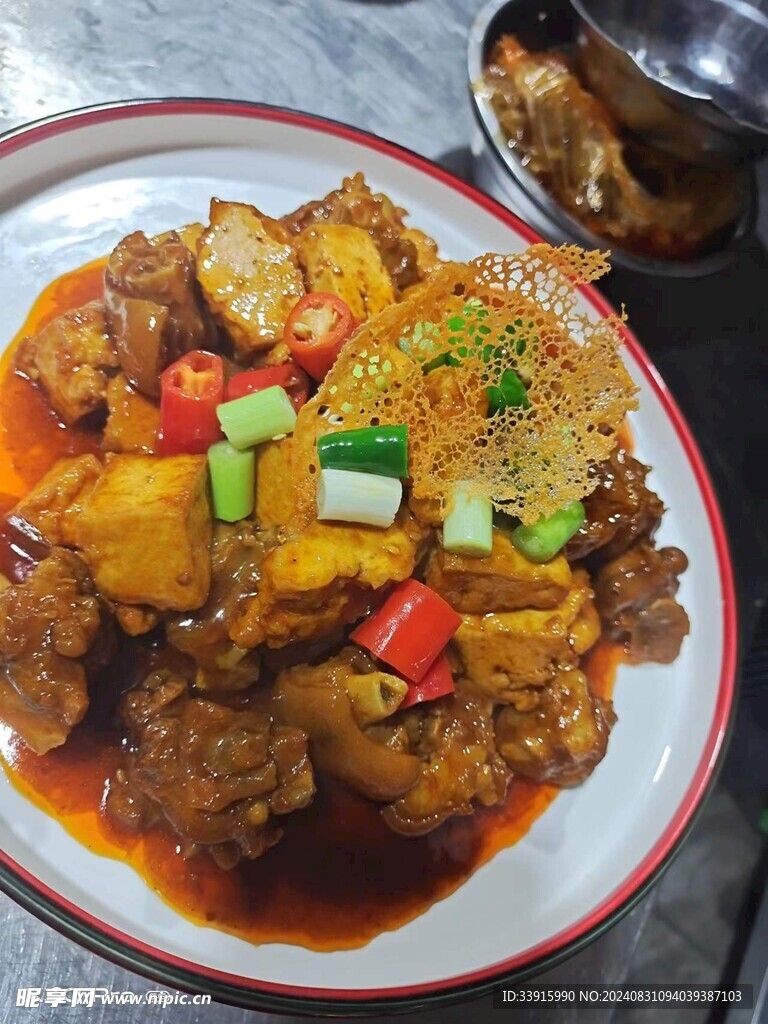 豆腐烧蹄花