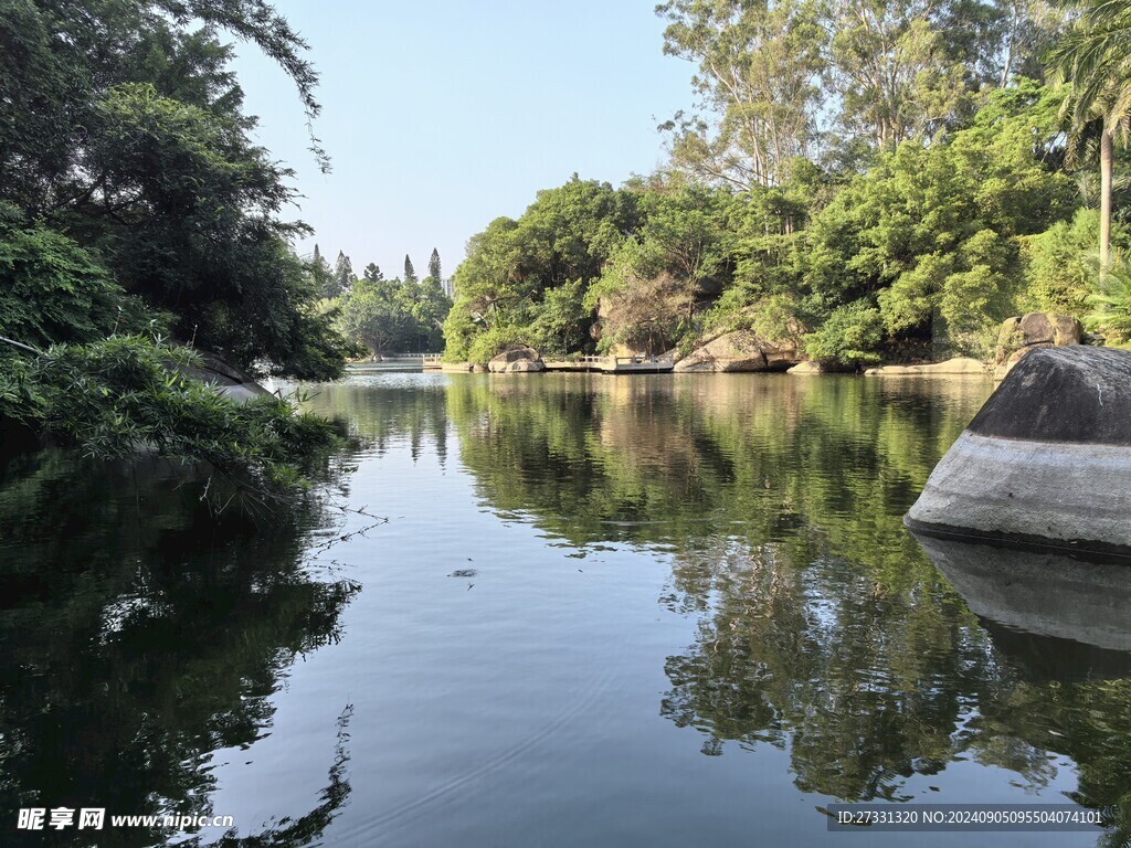 万石湖