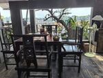 餐厅餐桌