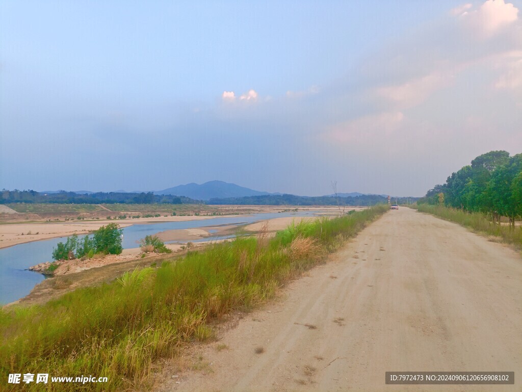 河堤