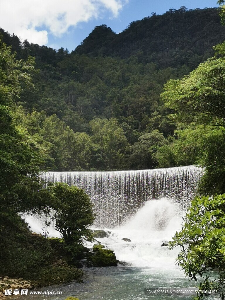 大小七孔  瀑布  自然风景 