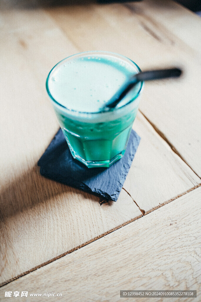 奶昔奶茶