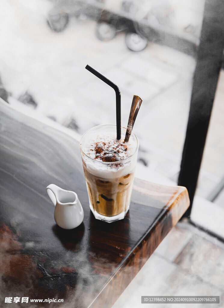 奶昔奶茶