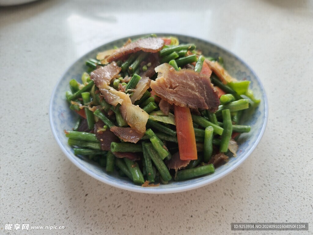 腊肉炒豇豆