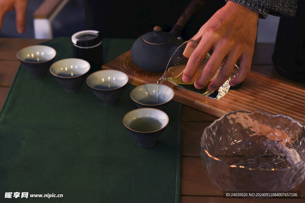 茶文化泡茶倒茶场景