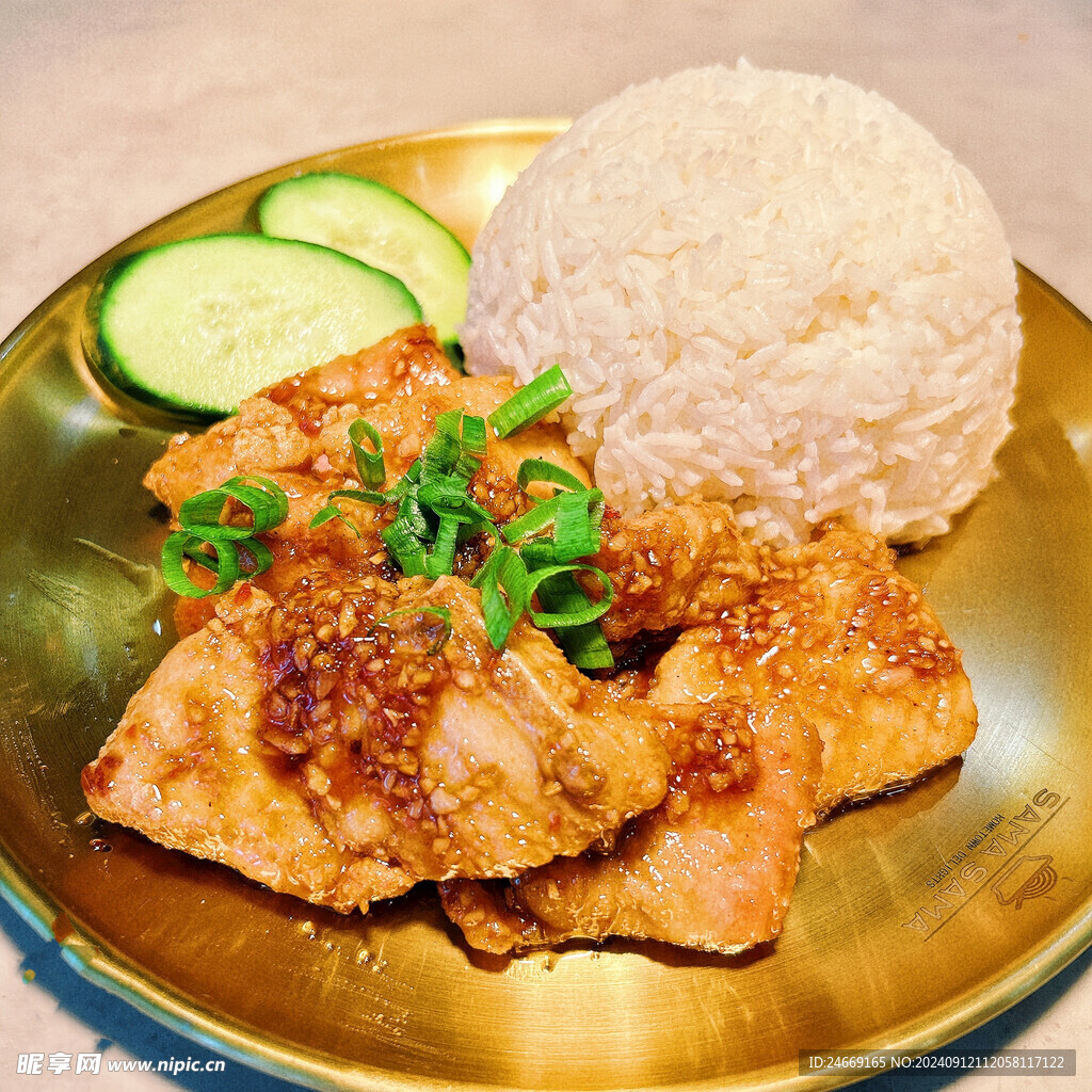 鸡肉米饭