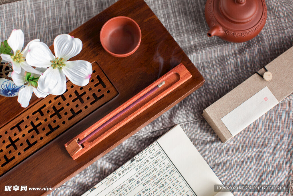 焚香品茗