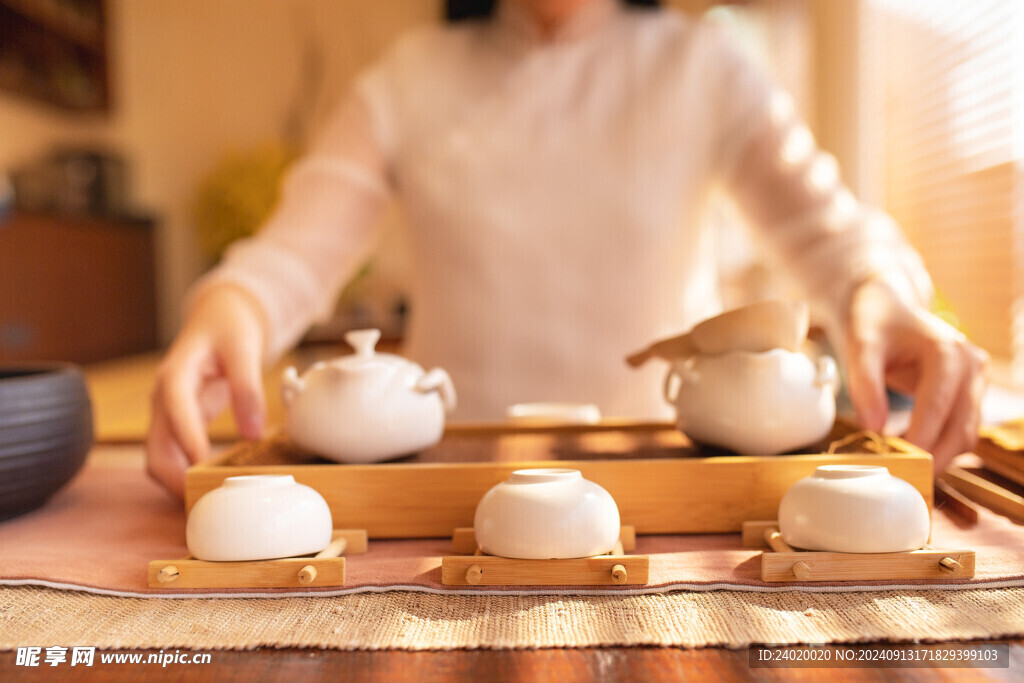 茶文化白瓷差距茶桌展示