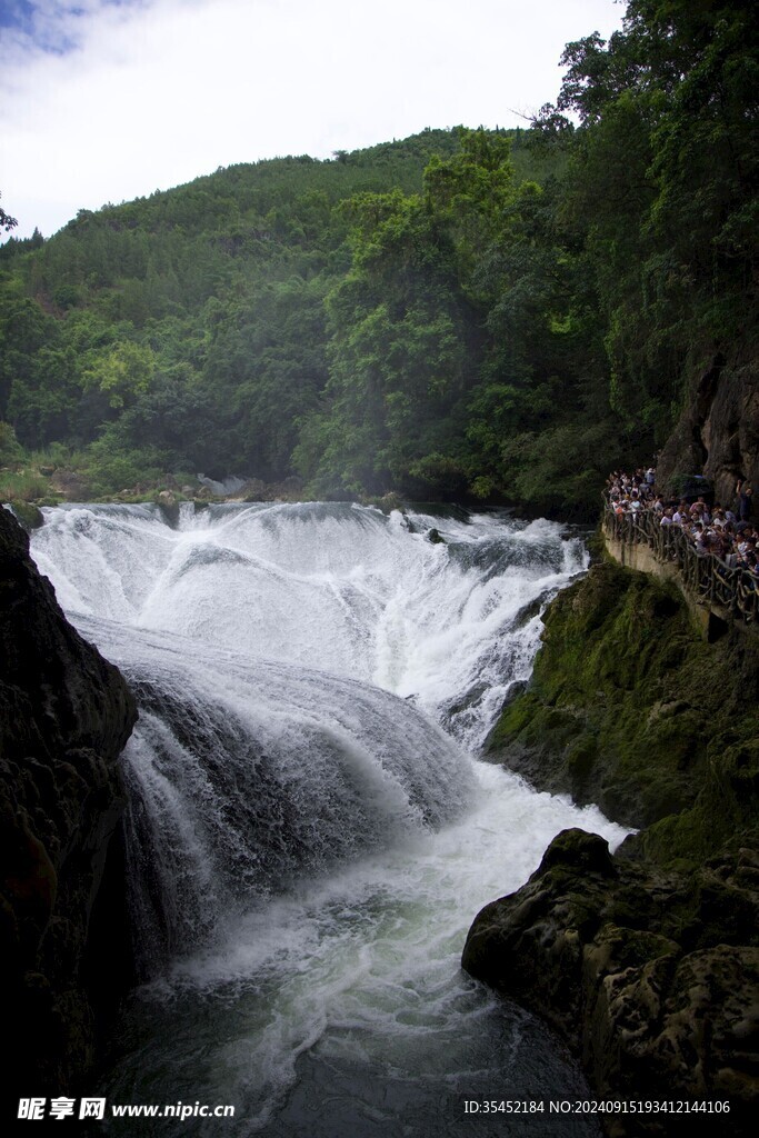 山涧流水