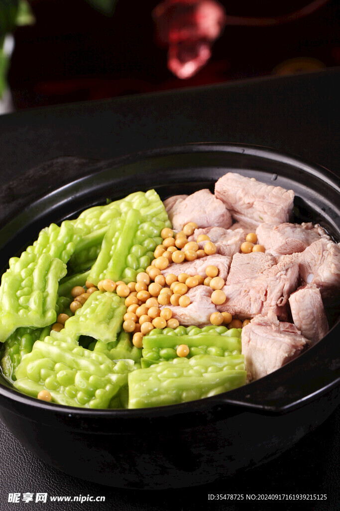 苦瓜排骨汤