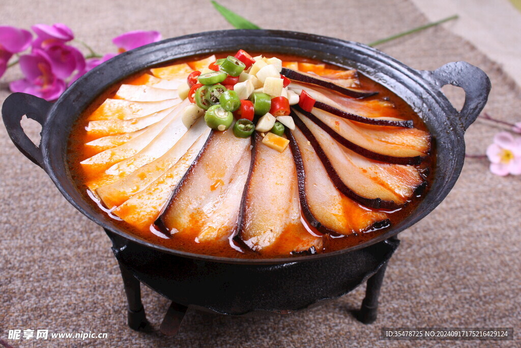  乡里腊肉炖熏干