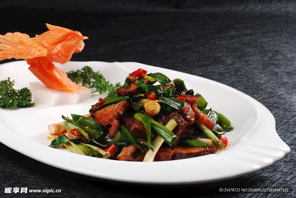 青蒜炒湘西腊肉
