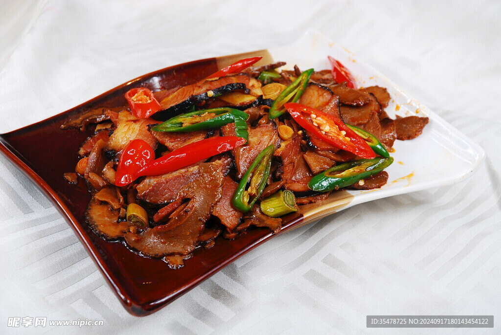 瓦片烟笋炒腊肉
