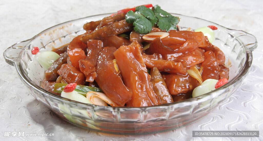 肉酱土菜烧鹿筋