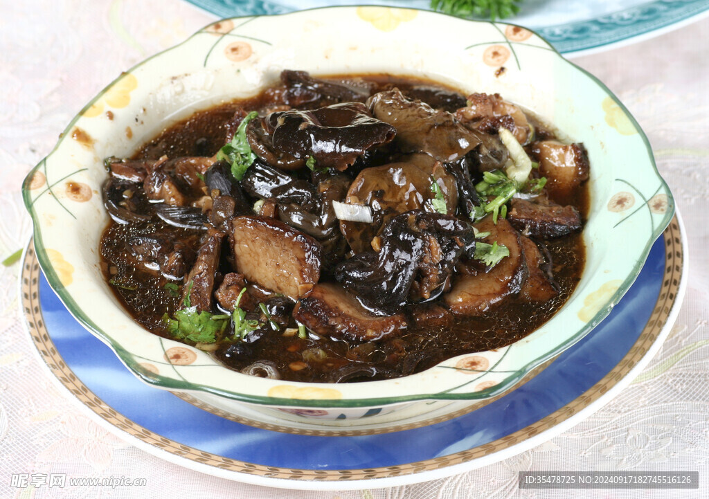 农家蘑菇蒸肉