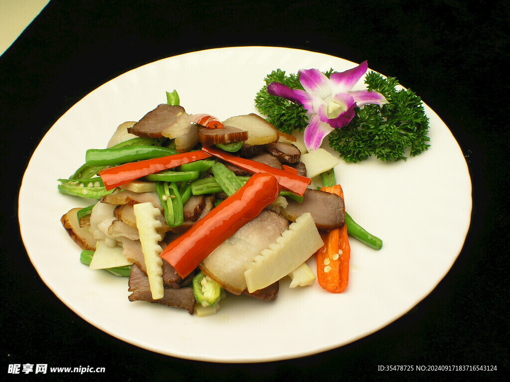 尖椒冬笋炒腊肉