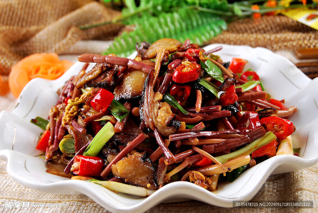 蕨菜炒腊肉
