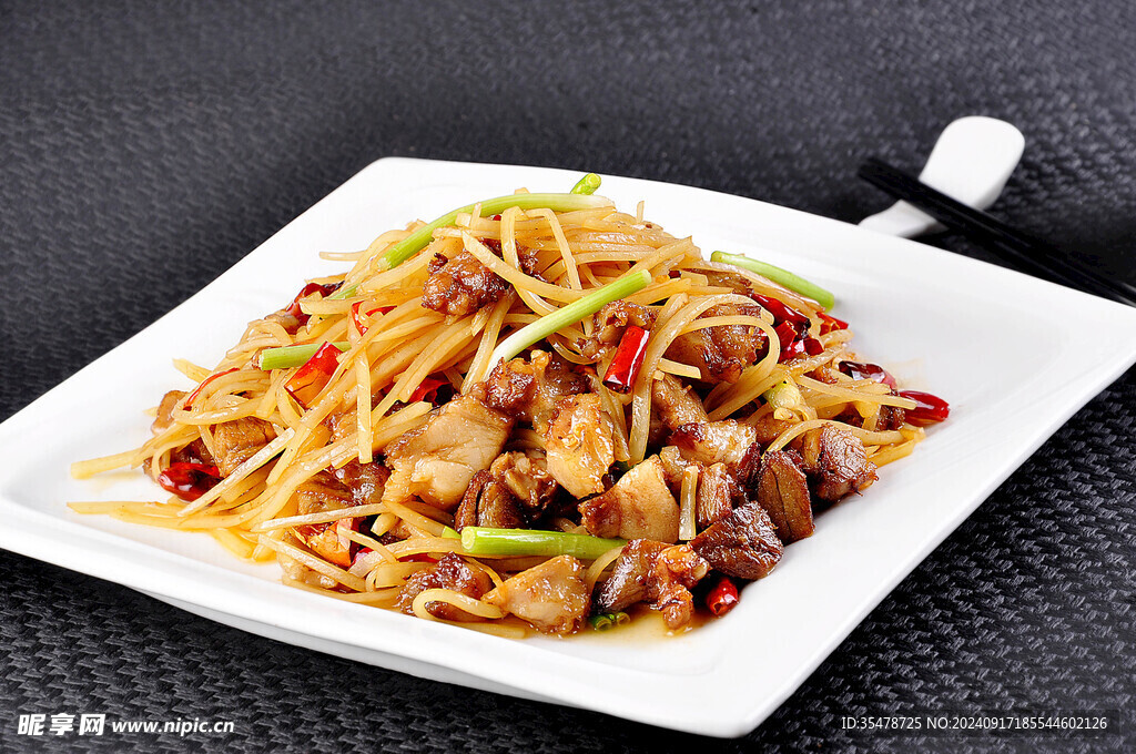 土豆丝炒拆骨肉