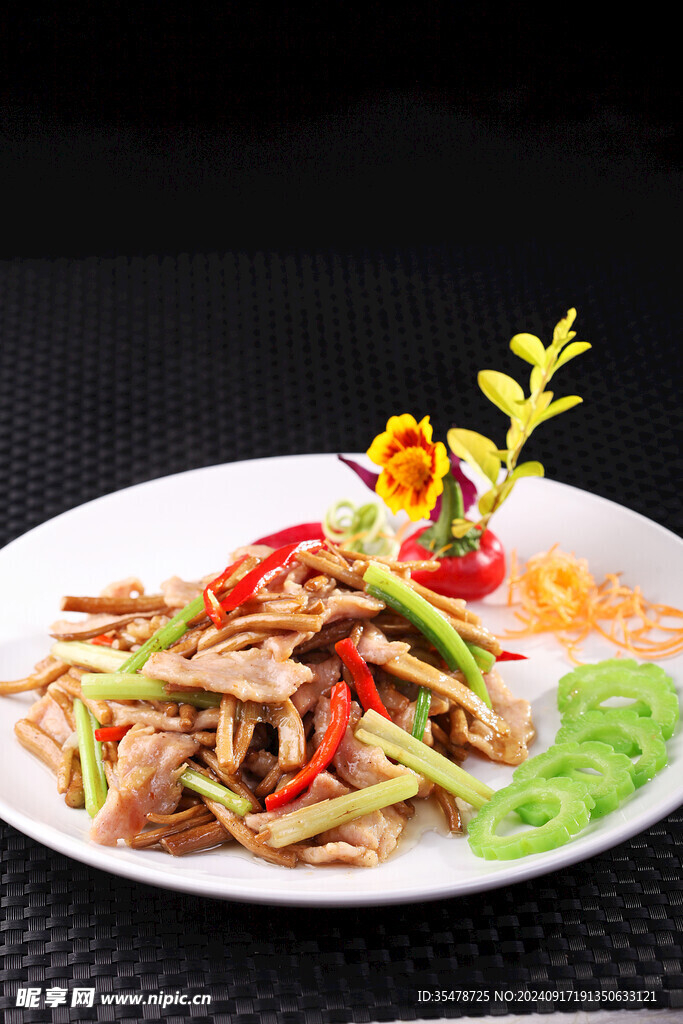 茶树菇炒爽肉