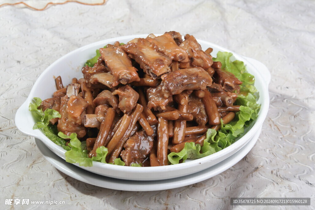 茶树菇烧排骨