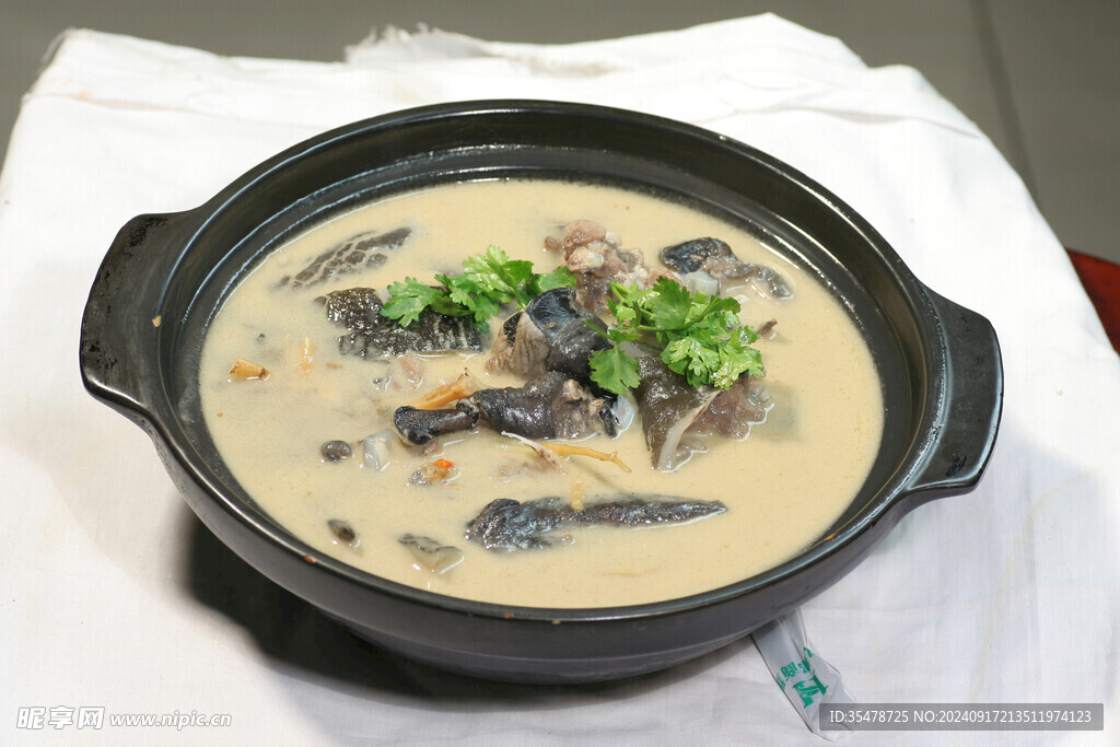 甲鱼炖乌鸡
