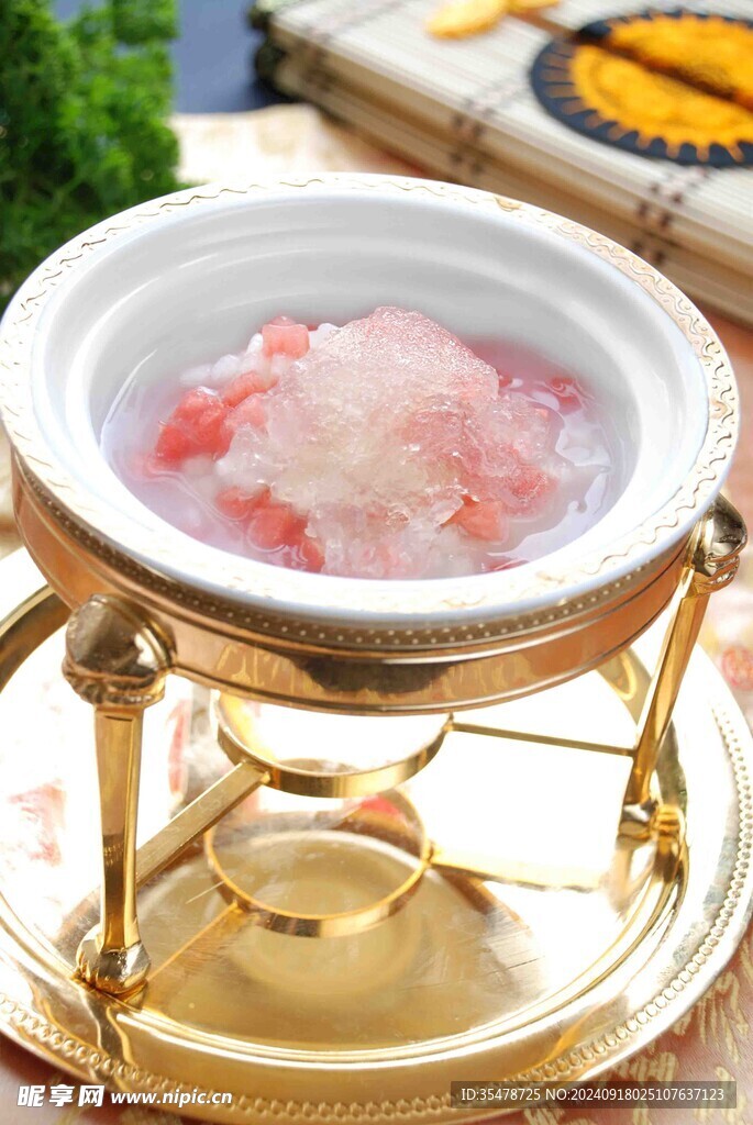 西米露炖燕窝