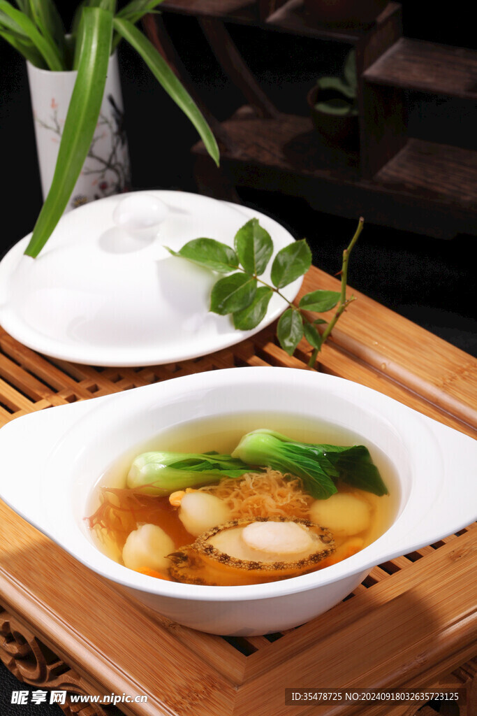 原汁菜胆炖鲜鲍