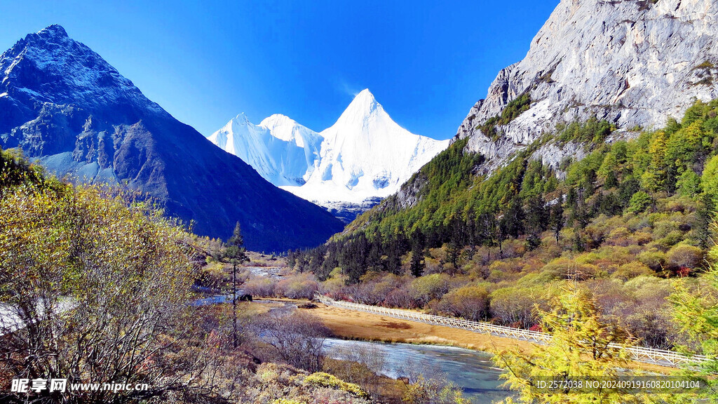 央迈勇雪山