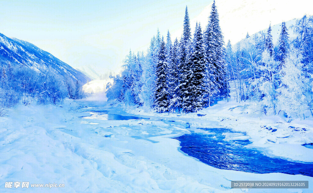 阿尔泰山雪景