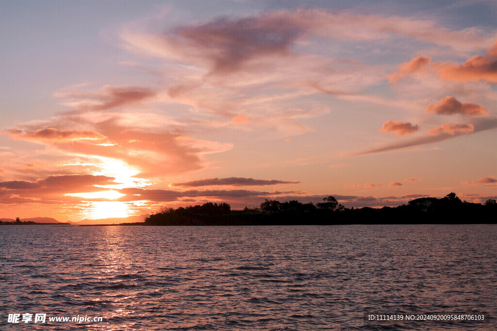 海滨夕阳风光