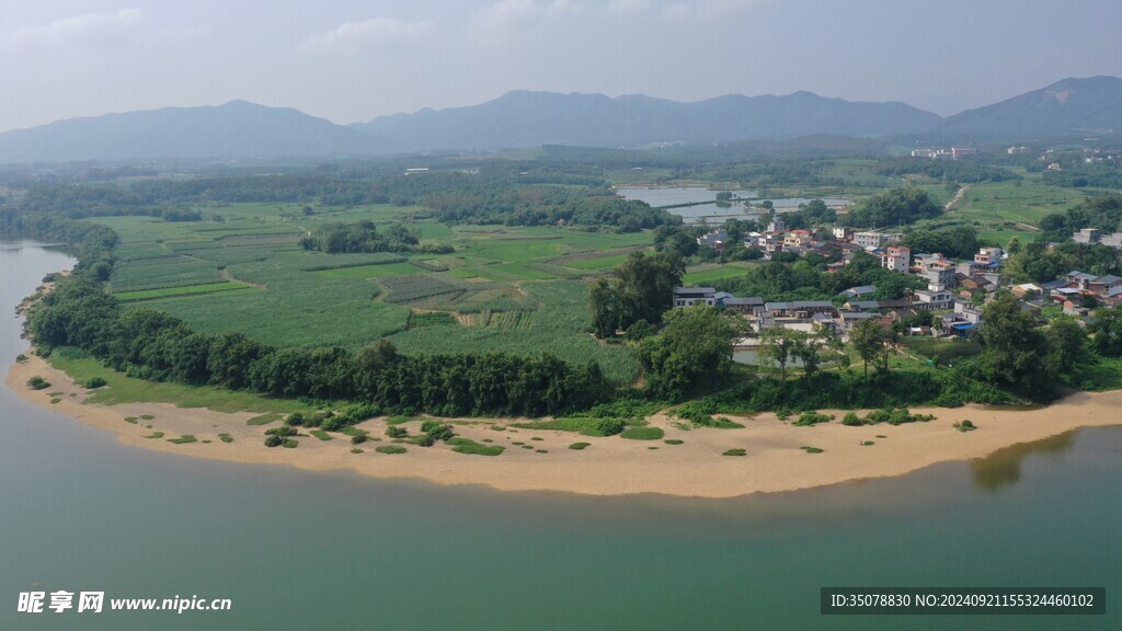 广东小镇河道航拍