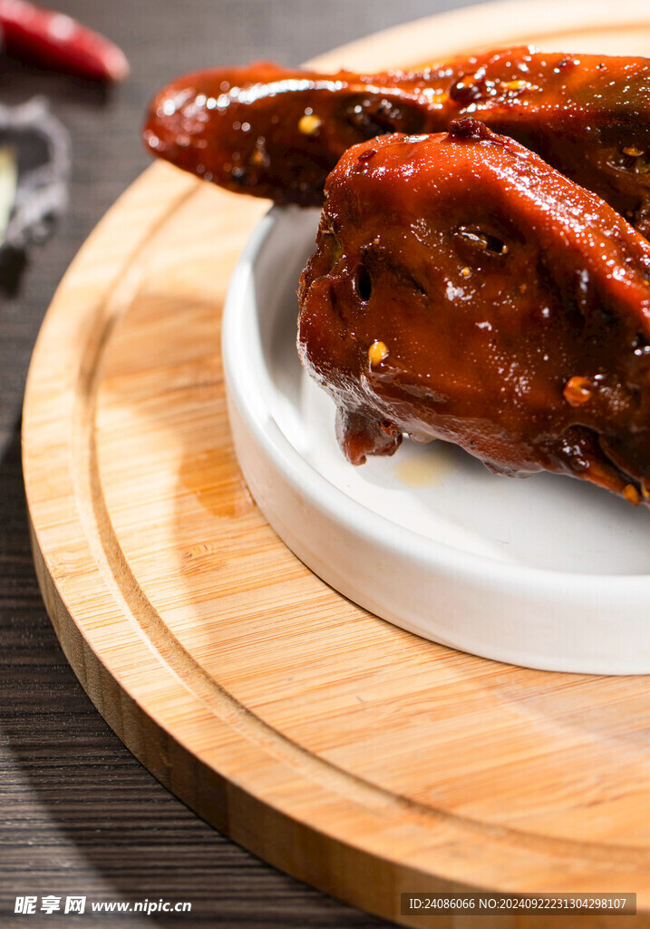 干锅鸭头 