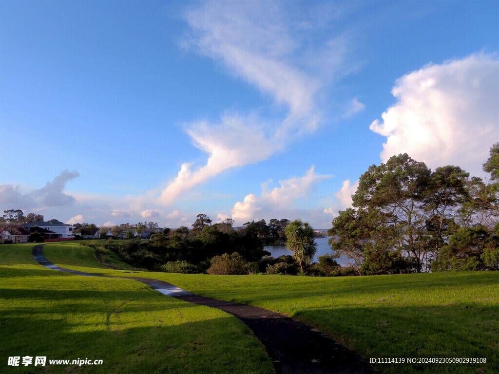 清晨海滨风景