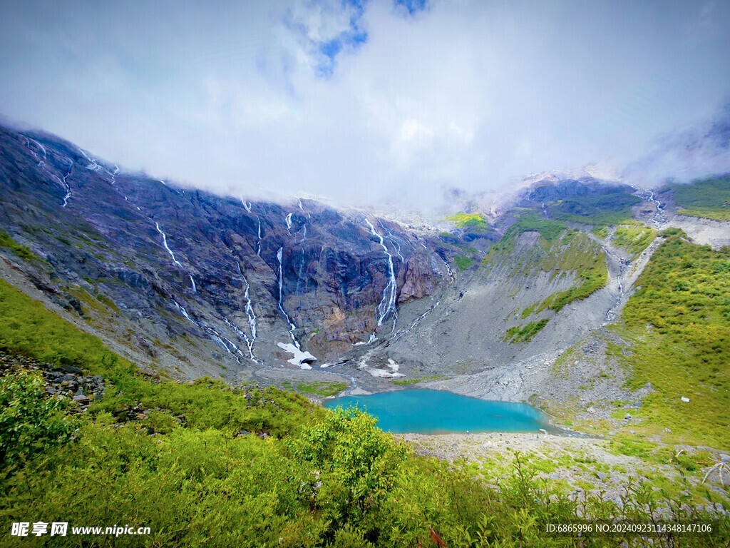 高山湖泊