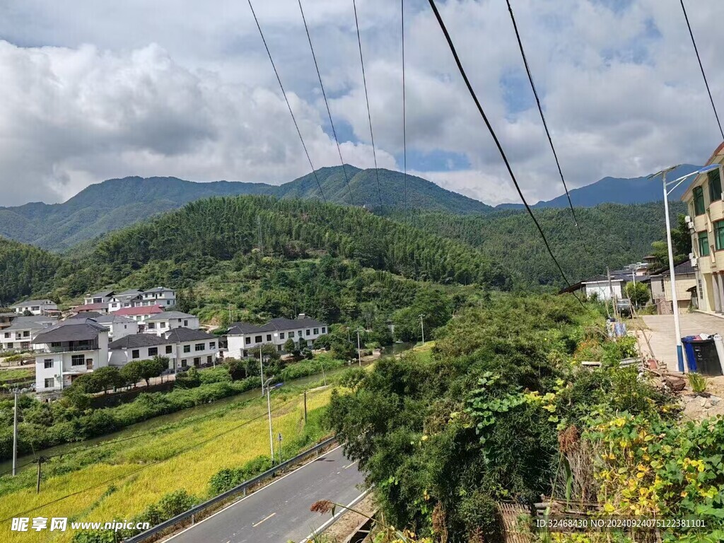 农村 