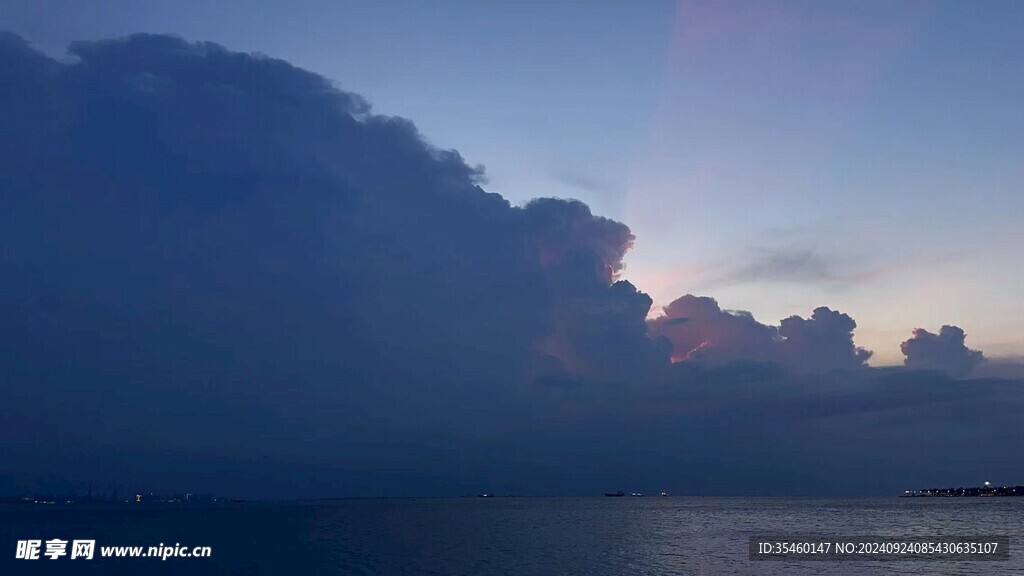 海边晚霞光影