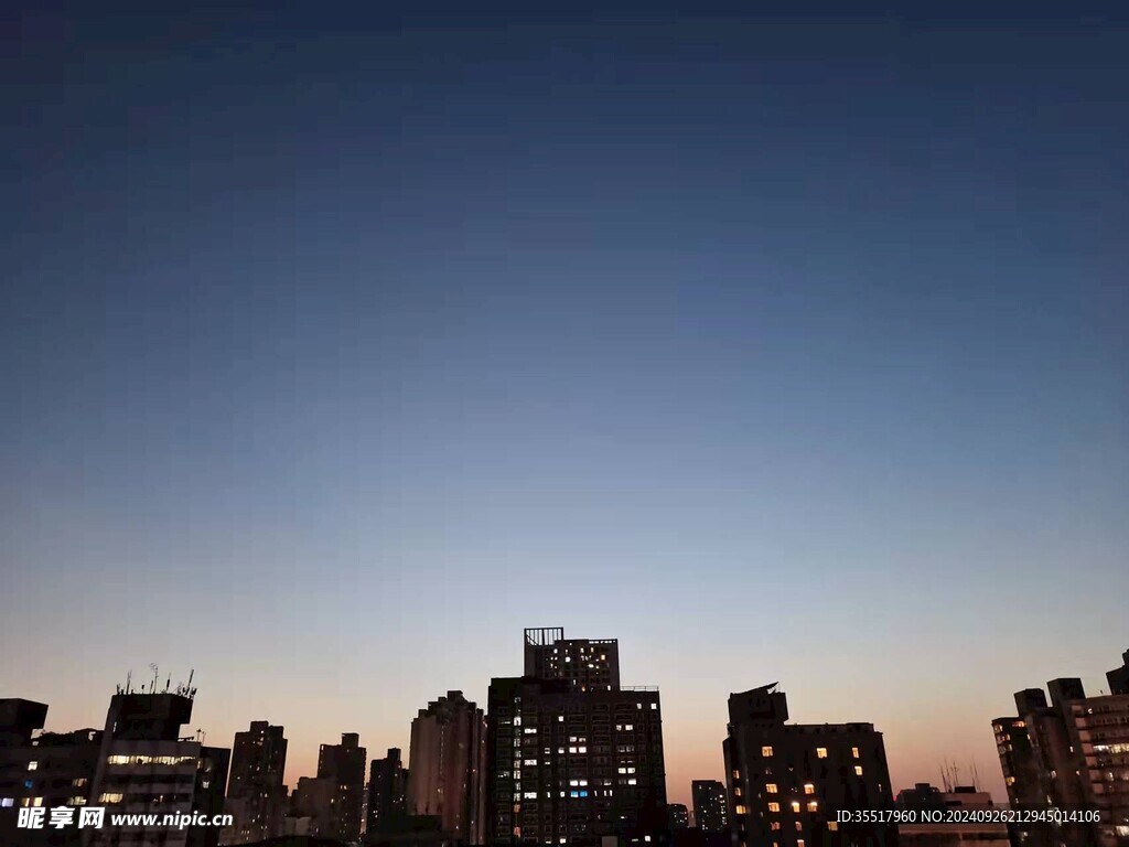 小城黄昏