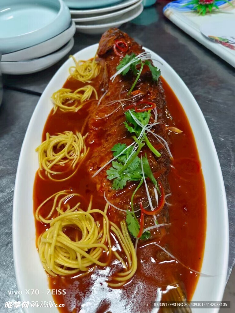 红烧草鱼捞面