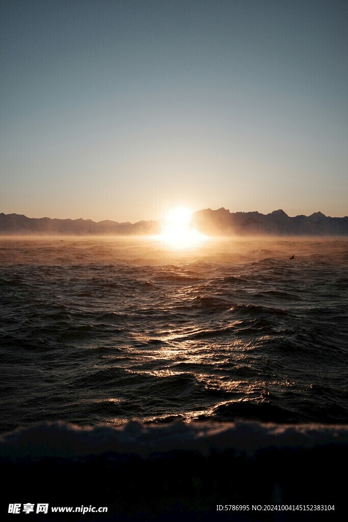 海面日出