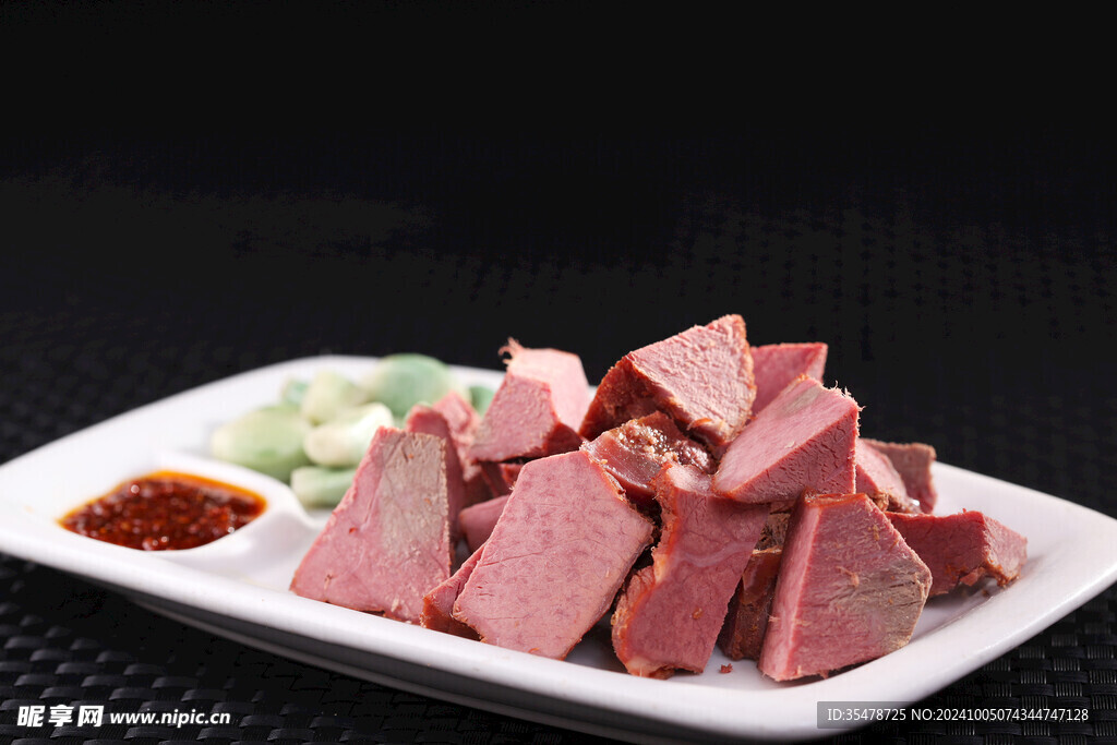 大块牛肉