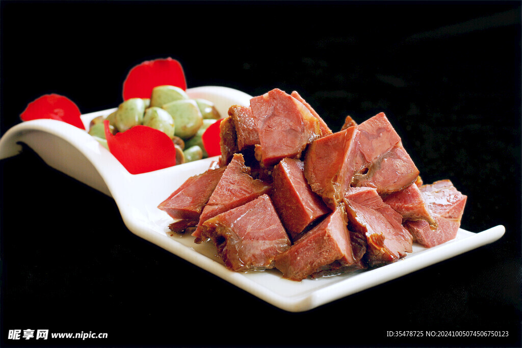 大块牛肉