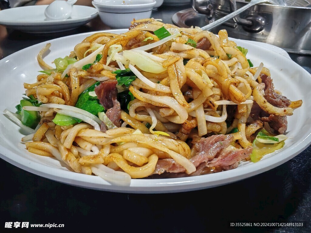 牛肉炒粉   干炒牛河   