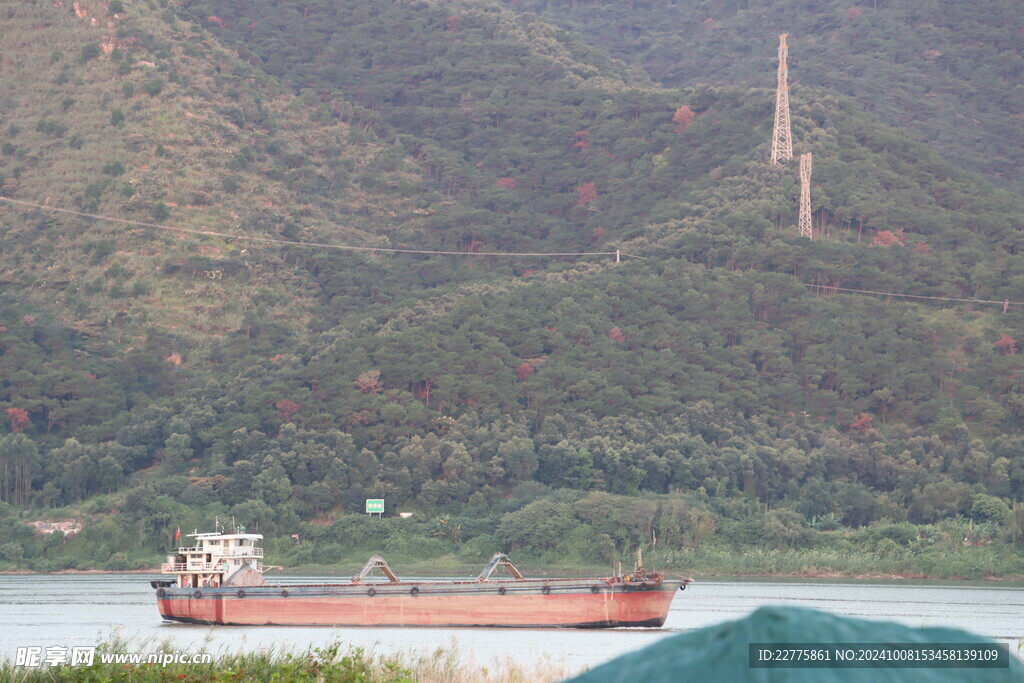 肇庆江滨公园河流景色