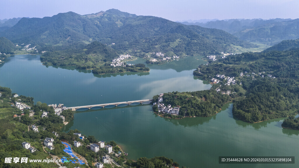 巴马赐福湖